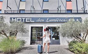 Hôtel Des Lumières  3*